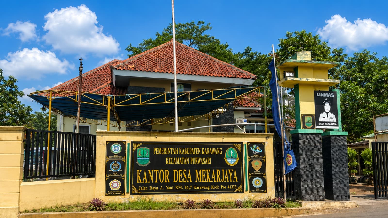 Latar Belakang Desa Mekarjaya